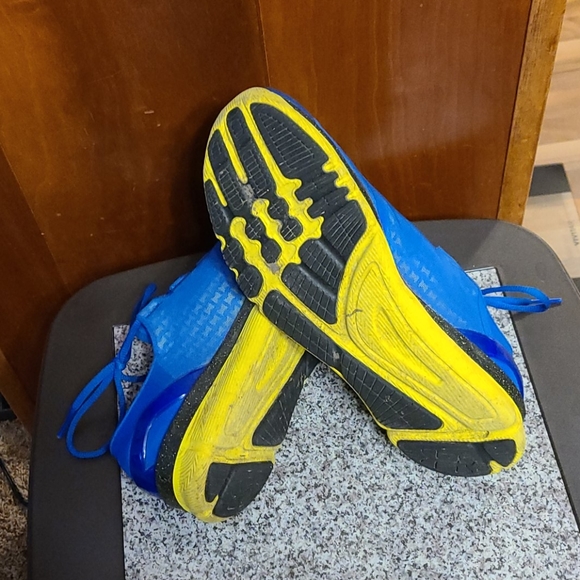 Mens under armour size 11 shoes - Picture 4 of 5